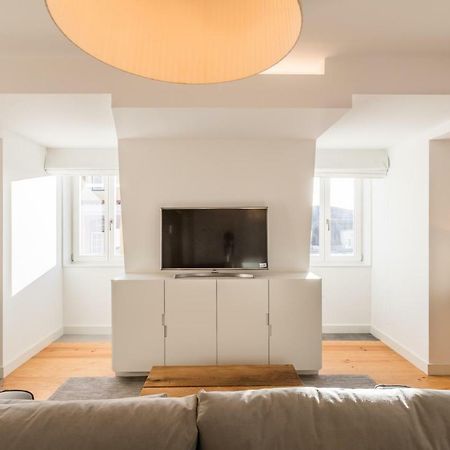 Flh Chiado Bright Apartment Lisbon Luaran gambar