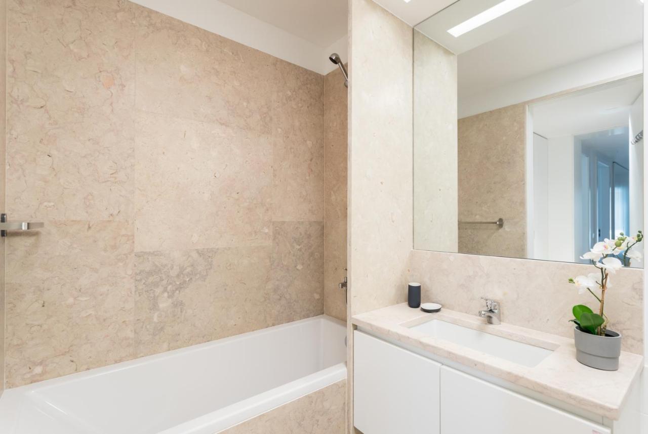 Flh Chiado Bright Apartment Lisbon Luaran gambar